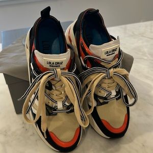 Lola Cruz sneakers